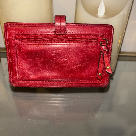 FOSSIL Red Heart-Embellished Women's Wallet - Picture 3 of 15